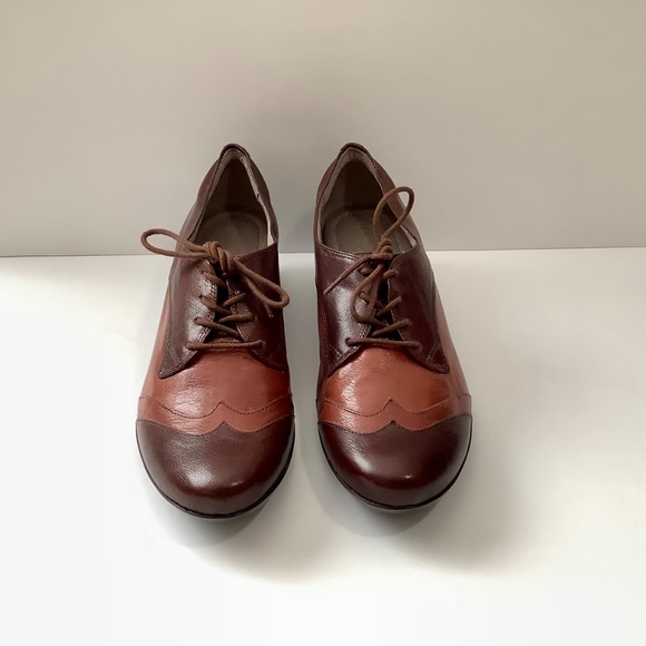 Naturalizer Hampshire Two Tone Brogues - Picture 3 of 10